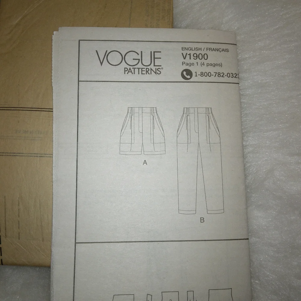 VOGUE V1900 Sz 18-26 Misses EASY High Waist Zip Fly Semi Fitted Pants or Shorts